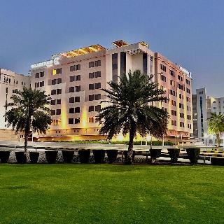 Golden Tulip Muscat