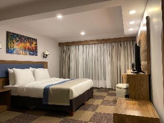 Feel And Live Hotel