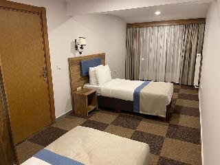 Feel And Live Hotel