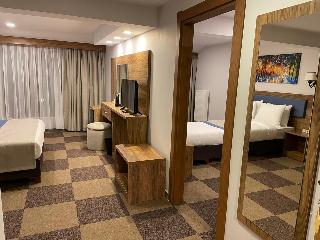 Feel And Live Hotel