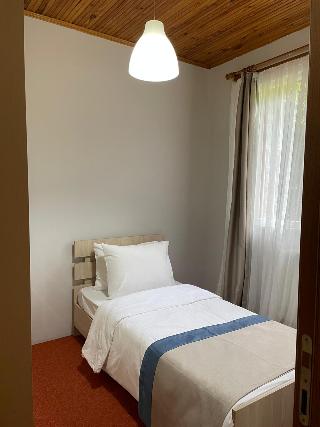 Feel And Live Hotel