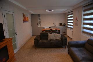 Feel And Live Hotel