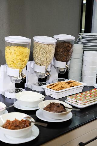 Myway Deluxe Hotel