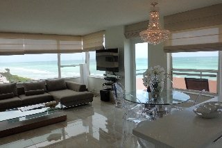 Room
 di The Alexander All Suite Ocean Front Resort