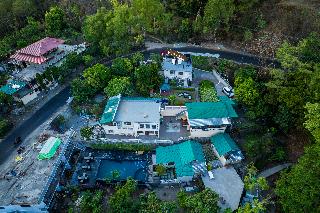 Maati Resort by the Lake Hill