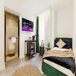 Luff Living Adult Only +12 Plus Ex One Living