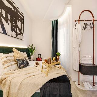 Luff Living Adult Only +12 Plus Ex One Living