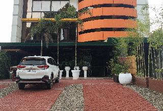Reddoorz Plus @ Abc Landmark Hotel