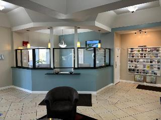 Admiralty Inn & Suites - A Red Collection Hotel