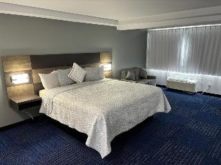 Admiralty Inn & Suites - A Red Collection Hotel
