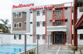 Reddoorz Plus @ D'builders Poblacion - Bgc