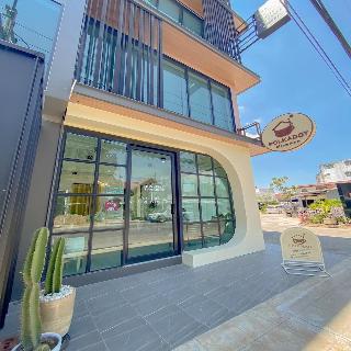 Polkadot Cafe Hotel