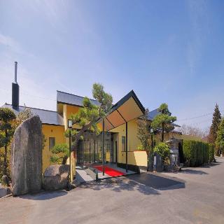 Hakuryuko Resort