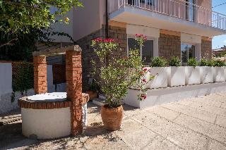 Nautika Suites