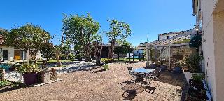 Hotel Les Vieux Acacias