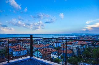 Roel Residence Apartments
