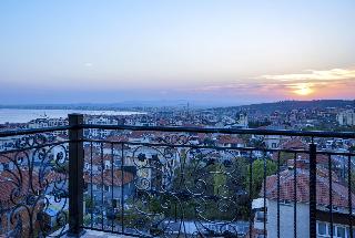 Roel Residence Apartments