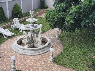 Roel Residence Apartments