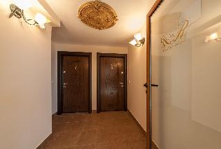 Roel Residence Apartments