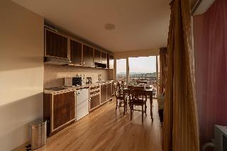 Roel Residence Apartments