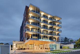 Littomore Suites Kingswood