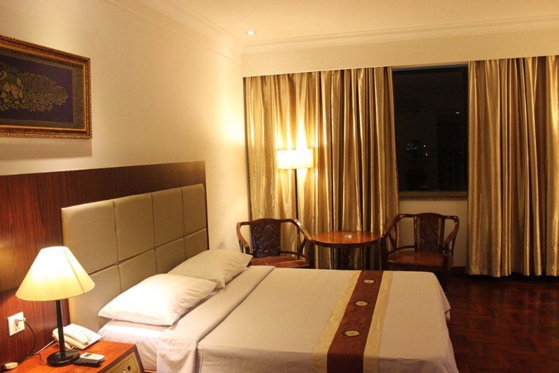 Room thumbnail 2