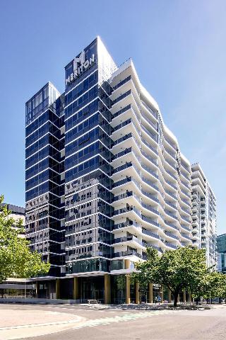 Meriton Suites Canberra