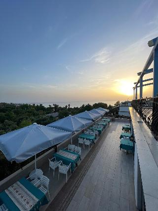 Beachway Hotel Side