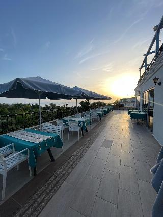 Beachway Hotel Side