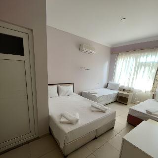 Beachway Hotel Side