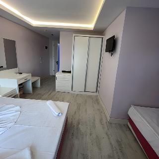 Beachway Hotel Side