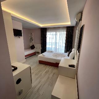 Beachway Hotel Side