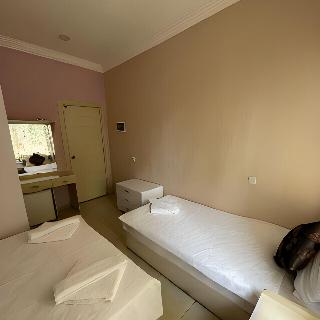 Beachway Hotel Side