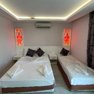 Beachway Hotel Side