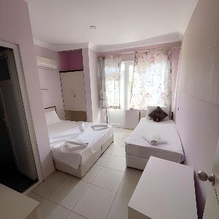Beachway Hotel Side