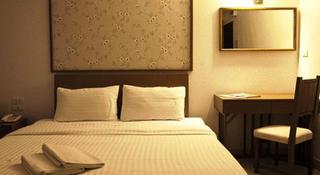 Room thumbnail 5