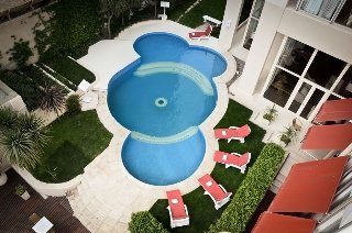 Pool
 di Del Comahue