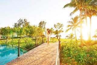 Victoria Beachcomber Resort & Spa