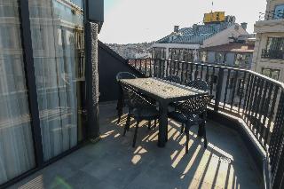 Bird Nest Suites