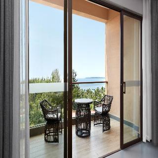 Sheraton Maoming Romantic Beach Resort