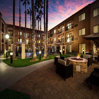 Courtyard Huntington Beach Fountain Valley