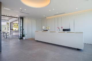 Phos Hotel Adults Only