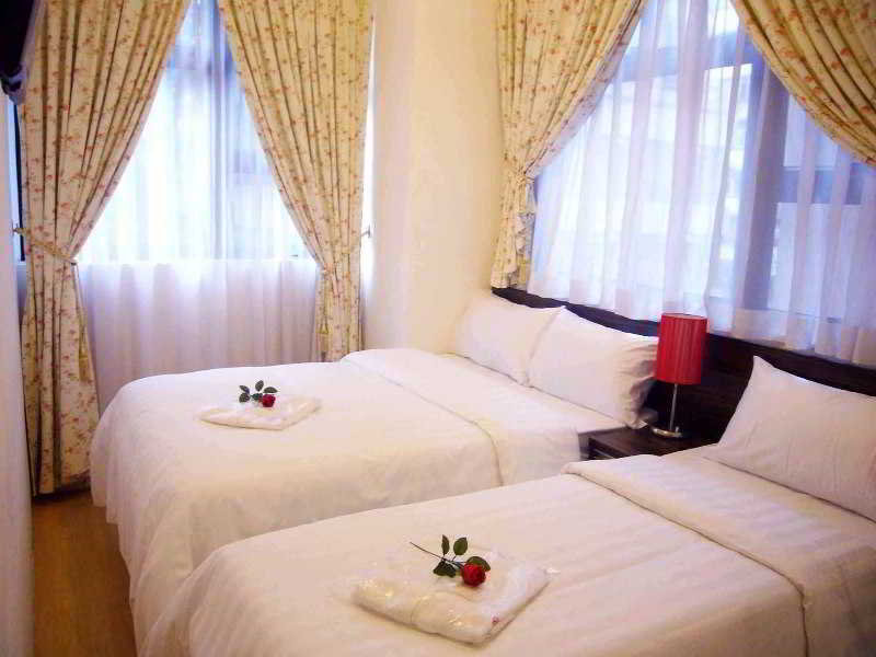 Room thumbnail 3