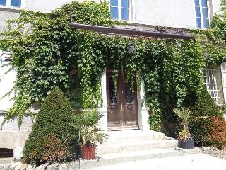 L'annexe Du Chã¢teau De Saint Genix