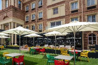 Hampton by Hilton Sandton Grayston