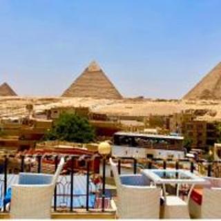 Golden Pyramids View Inn