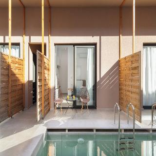 Golden Bee Lifestyle Hotel
