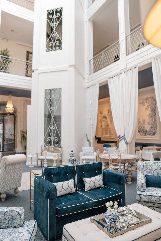 Parc Royale Suites