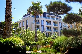 Azur Premium Resort