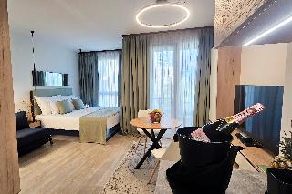 Azur Premium Resort